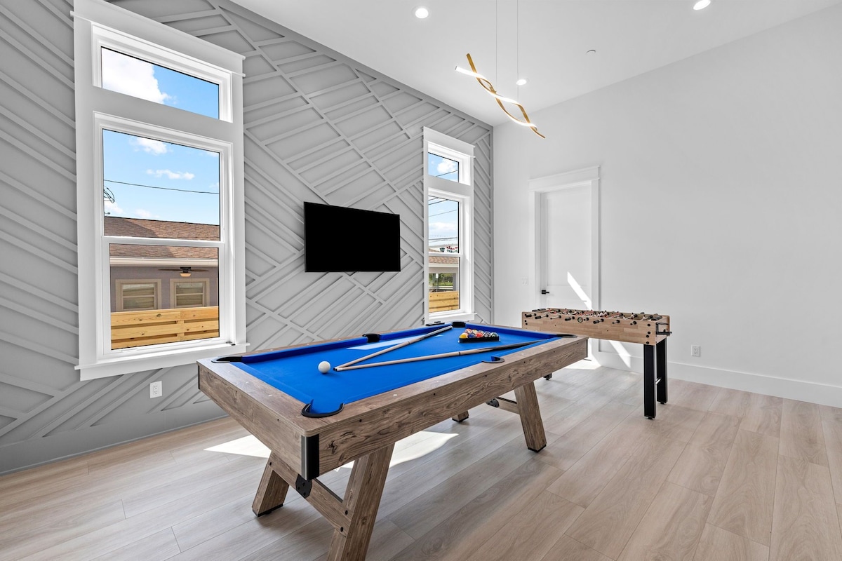 Jewel of Oleander Luxury Retreat with Stunning Views | Perfect for Large Group image 10