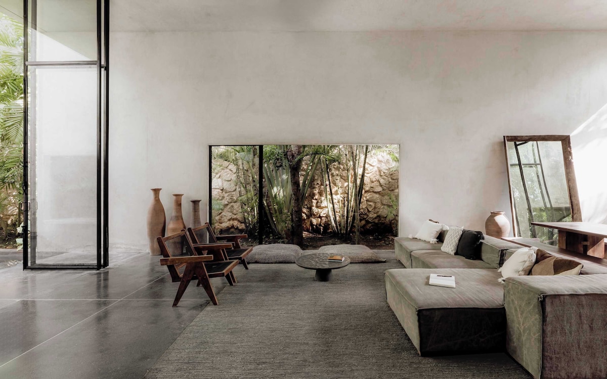 Shalva & Aviv Iconic Villa image 1