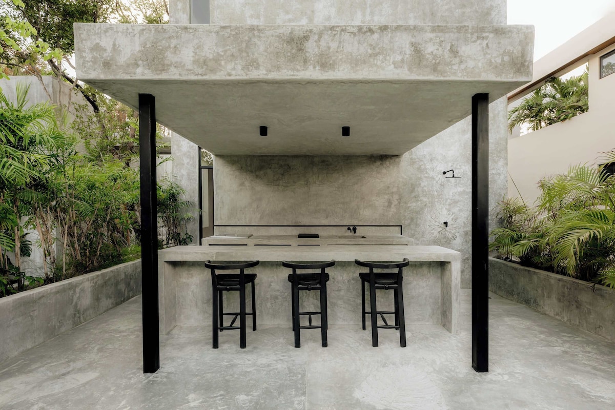 Shalva & Aviv Iconic Villa image 5