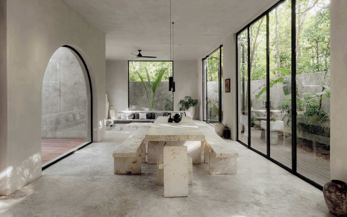 Shalva & Aviv Iconic Villa image 8