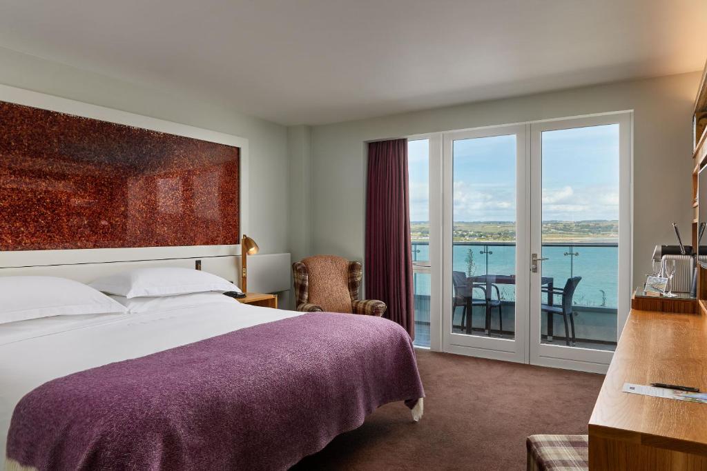 Cliff House Hotel (Deluxe Room with Balcony) image 2