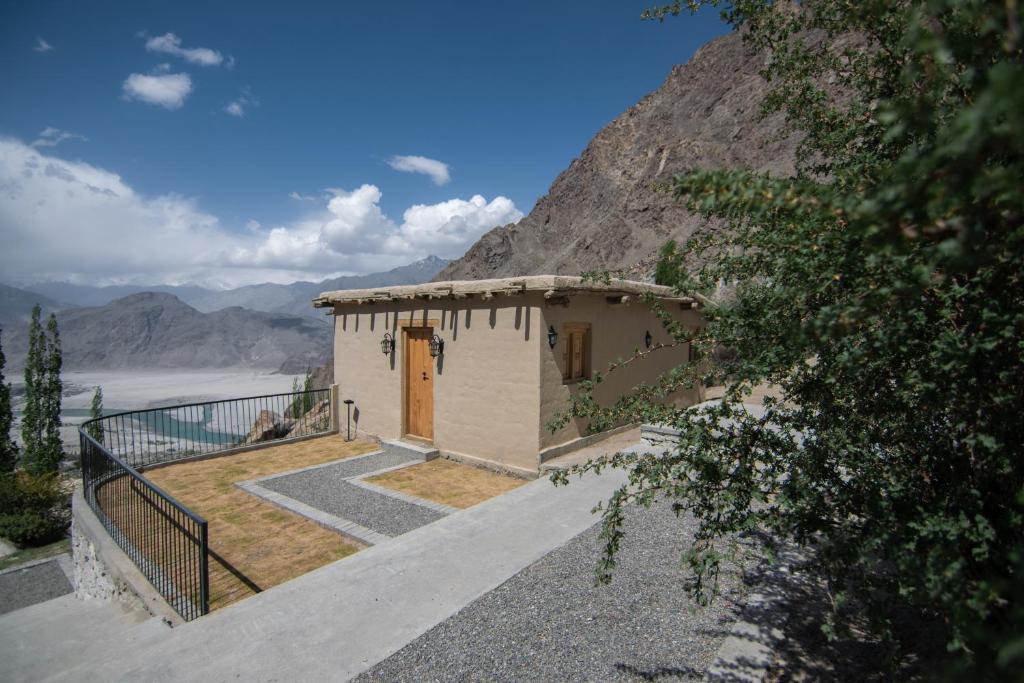Broq Resort (Deluxe King Room) image 4