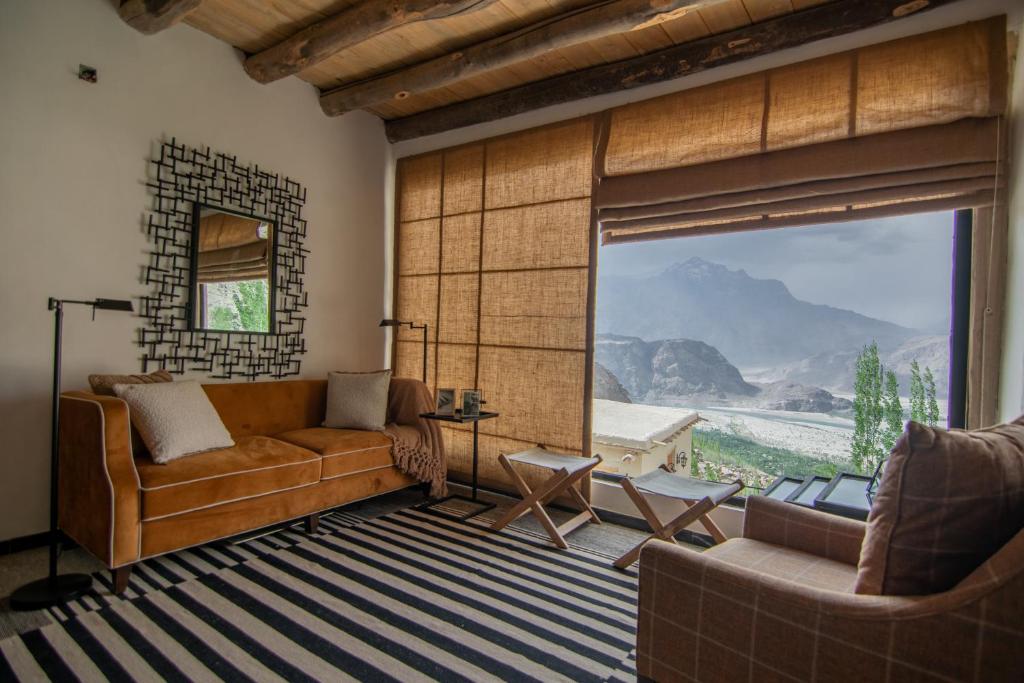 Broq Resort (Deluxe King Room) image 6