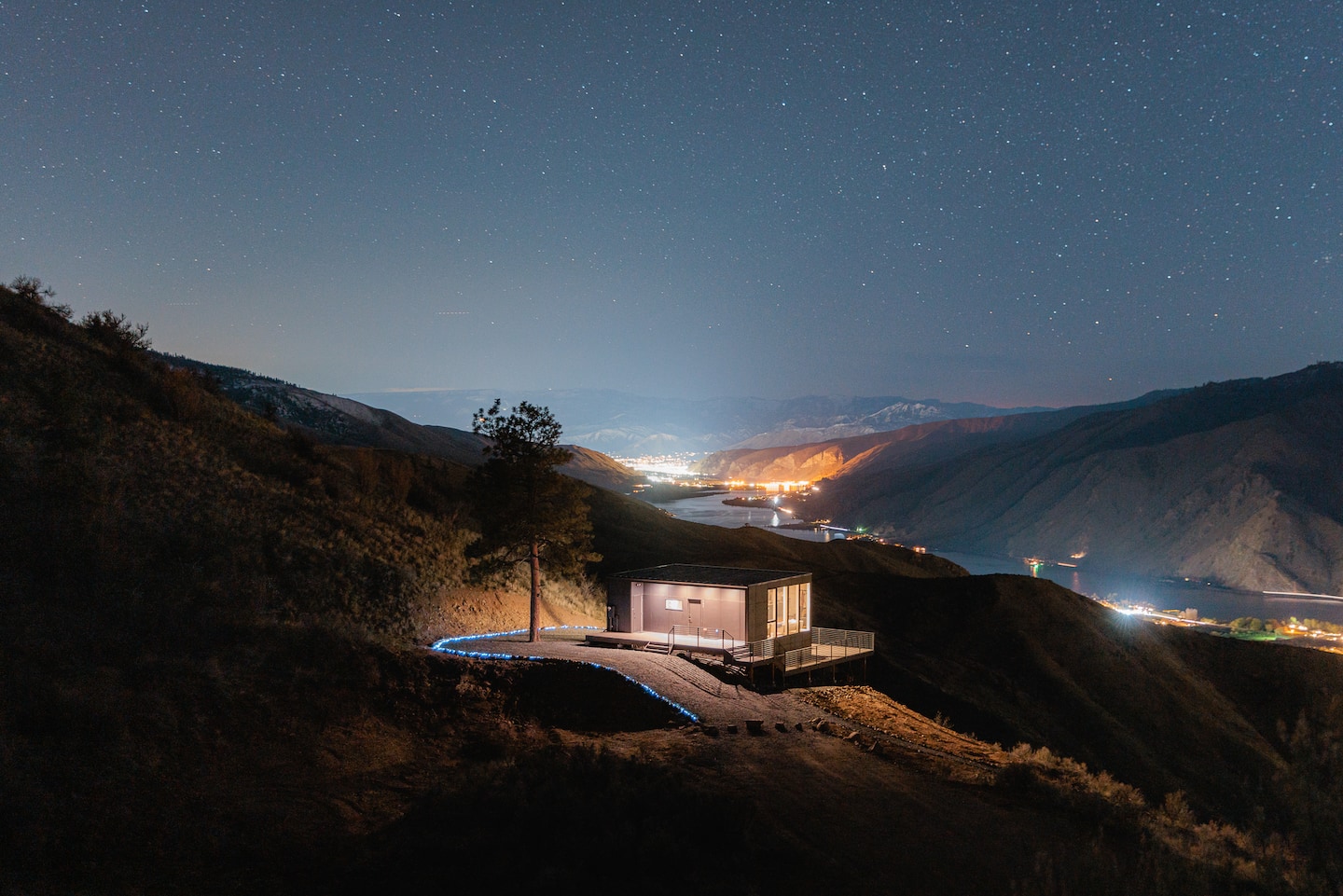 Earthlight 6 image 4