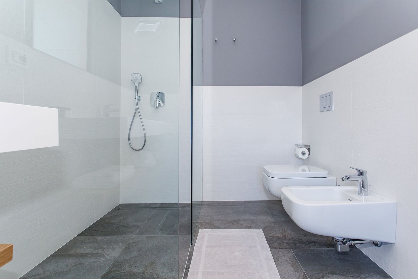 Buze Hotel (Double Room with Balcony) image 4