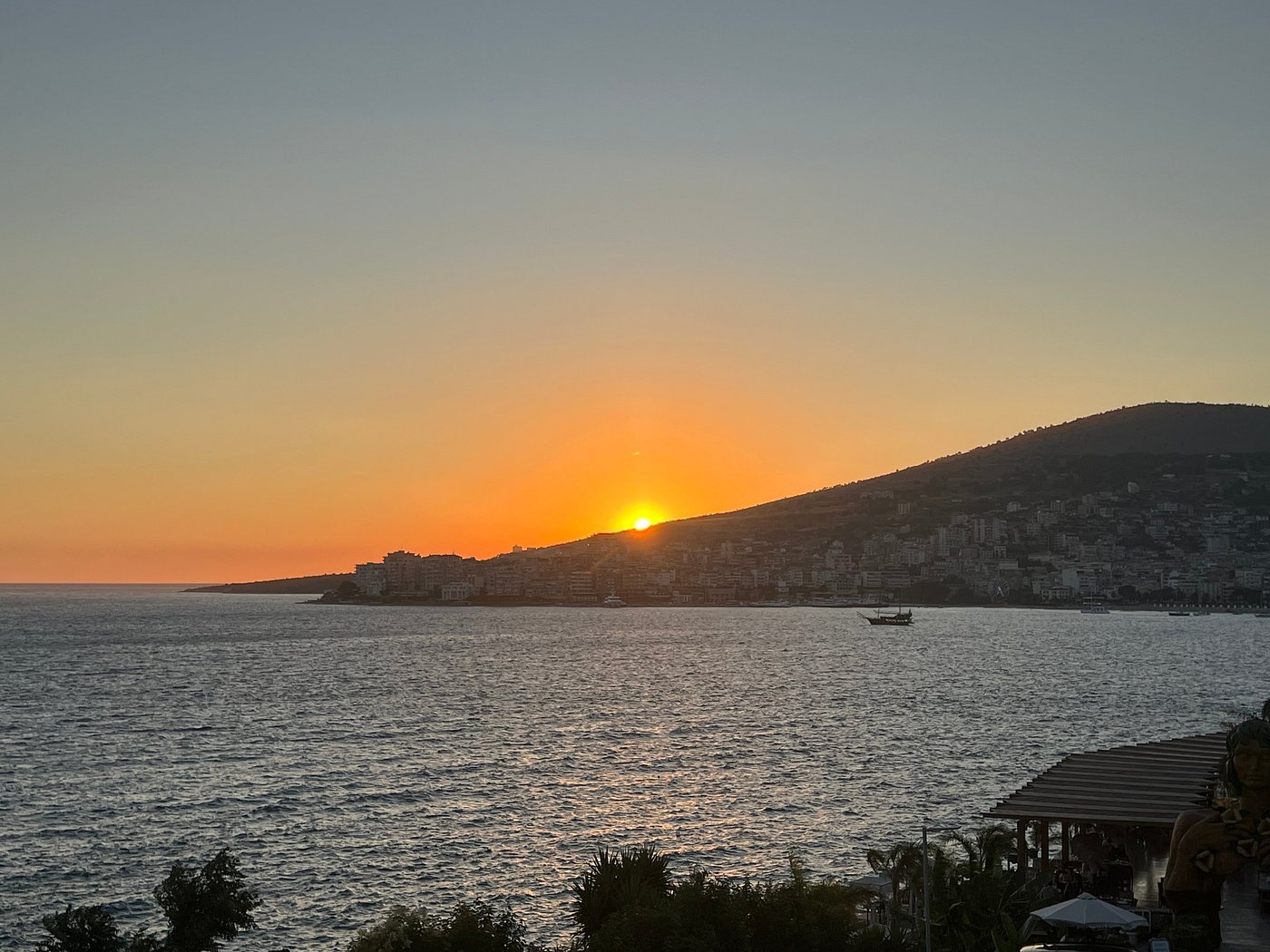 Buze Hotel (Double Room with Balcony) image 6