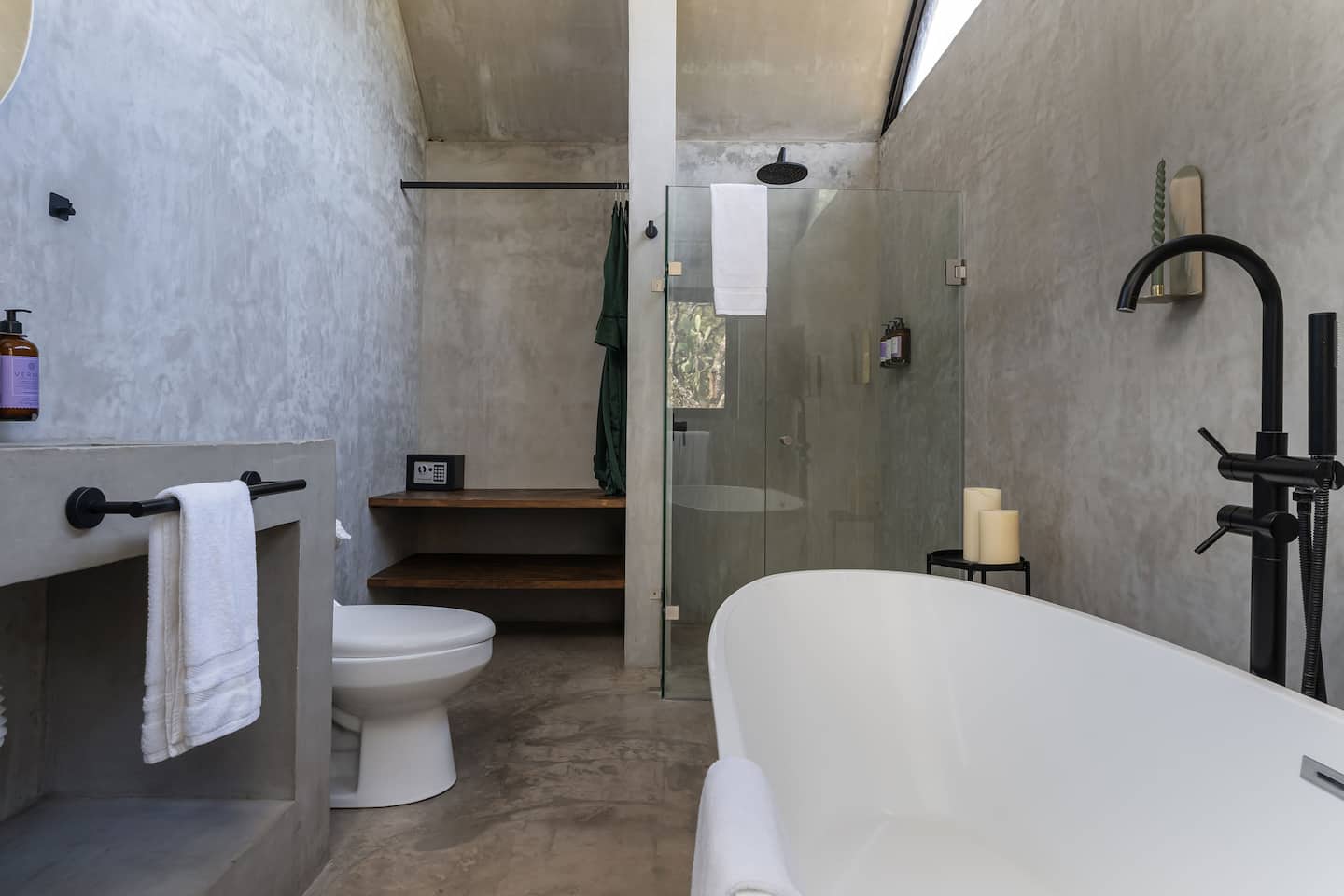 CASA DOM: Tranquil Retreat in the Mountain Desert image 4