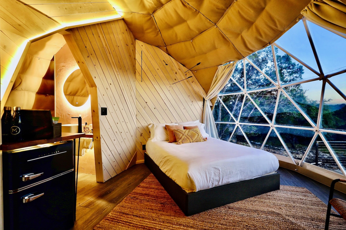 Missing Hotel (Tent) image 2