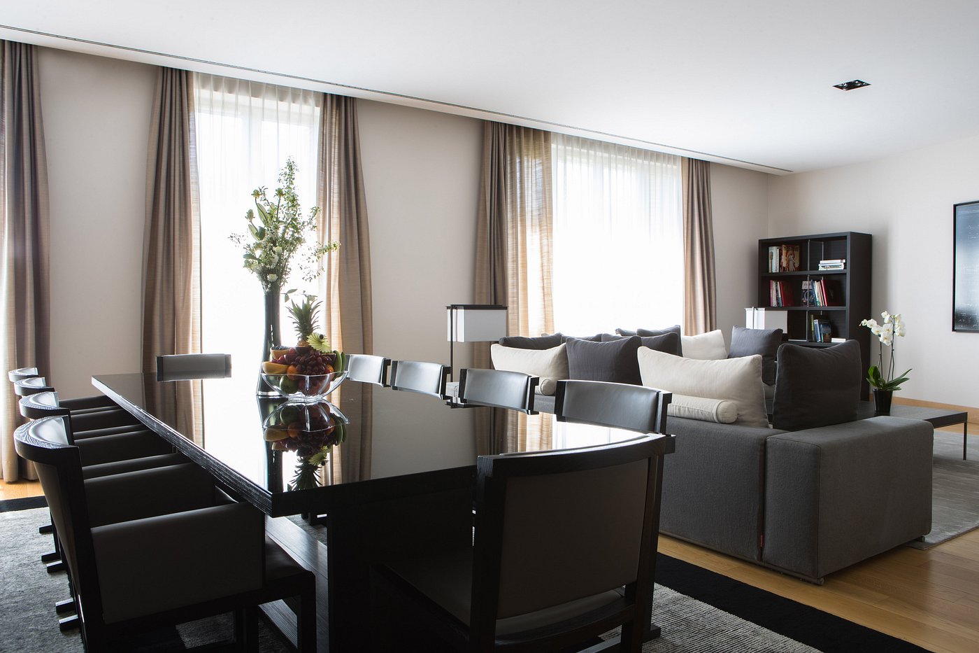 La Réserve Paris Hotel & Spa (Premier Room) image 9