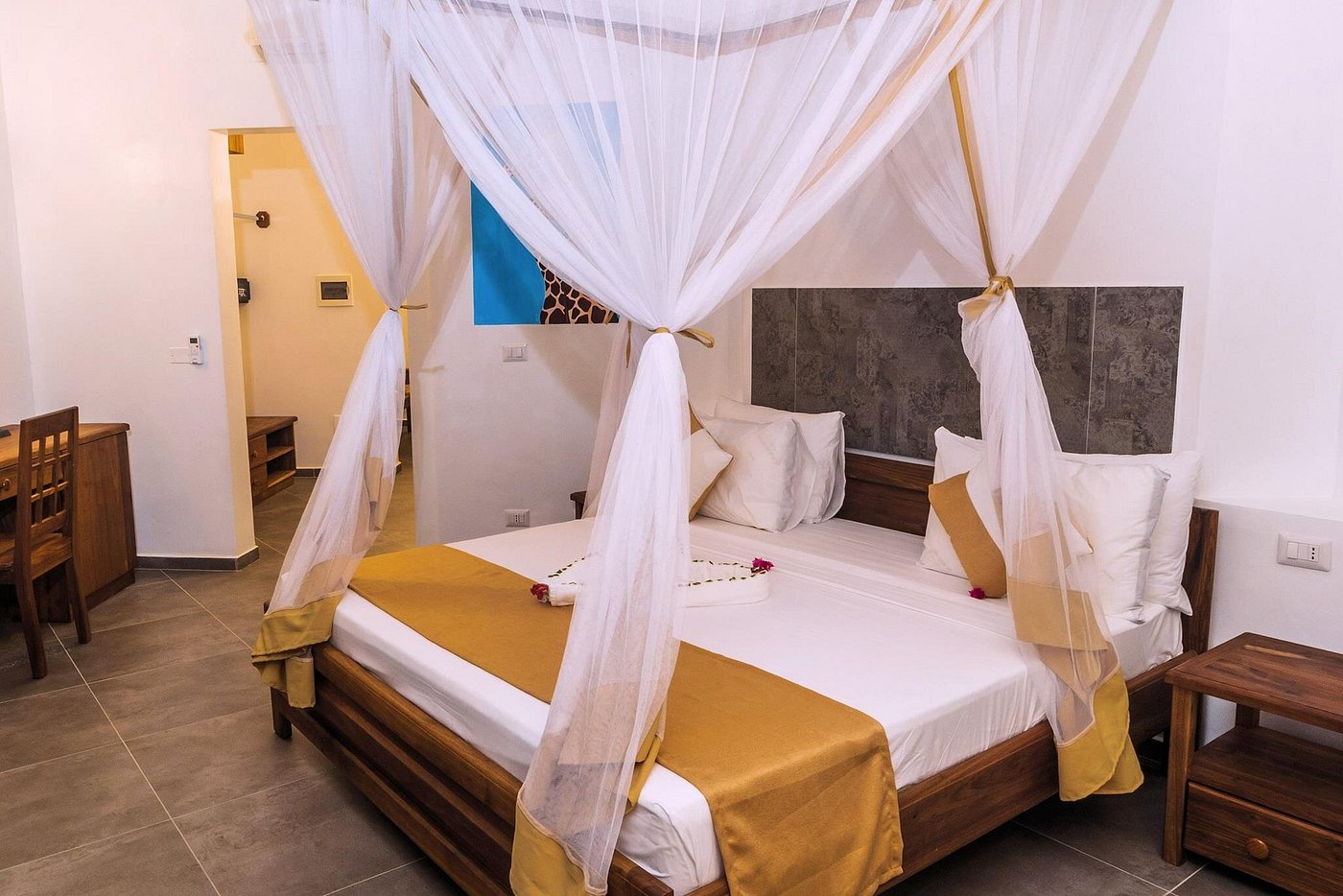 SBH Kilindini Resort (Deluxe Room) image 2