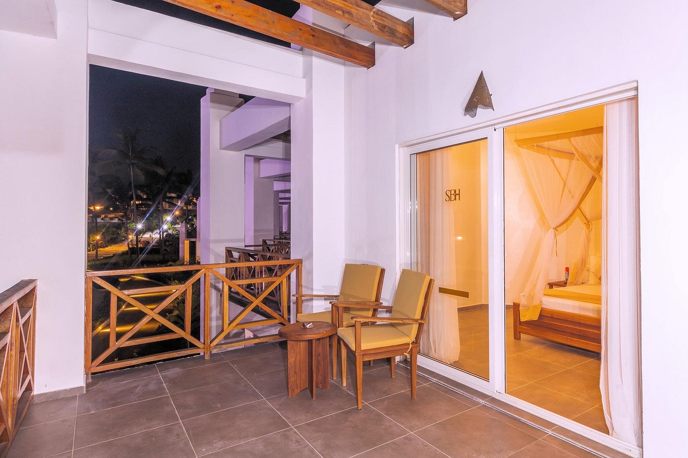 SBH Kilindini Resort (Deluxe Room) image 4