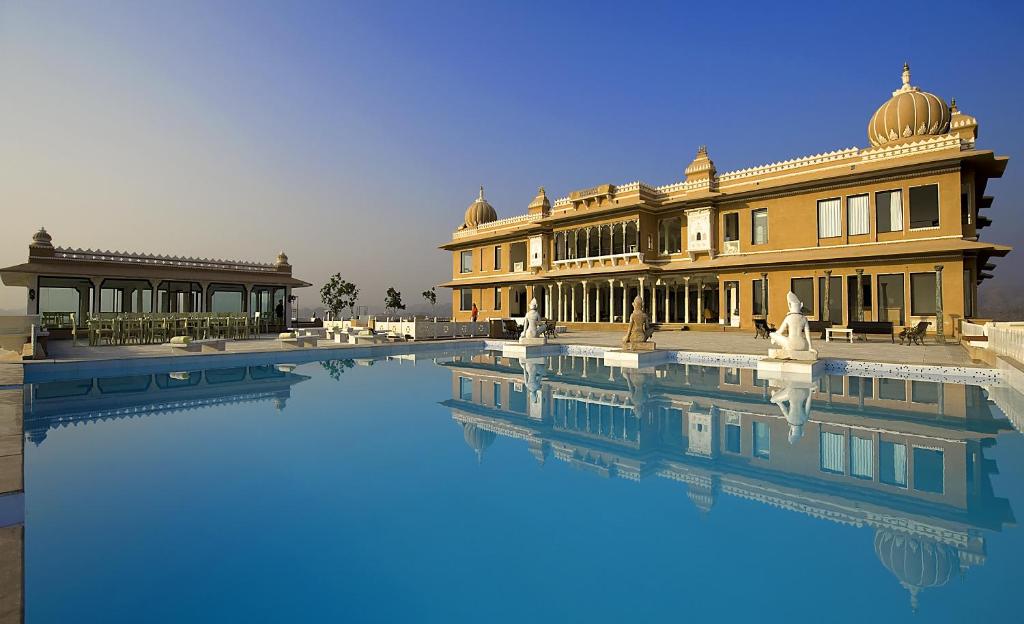 Standard Double or Twin Room Fateh Garh Resort image 9