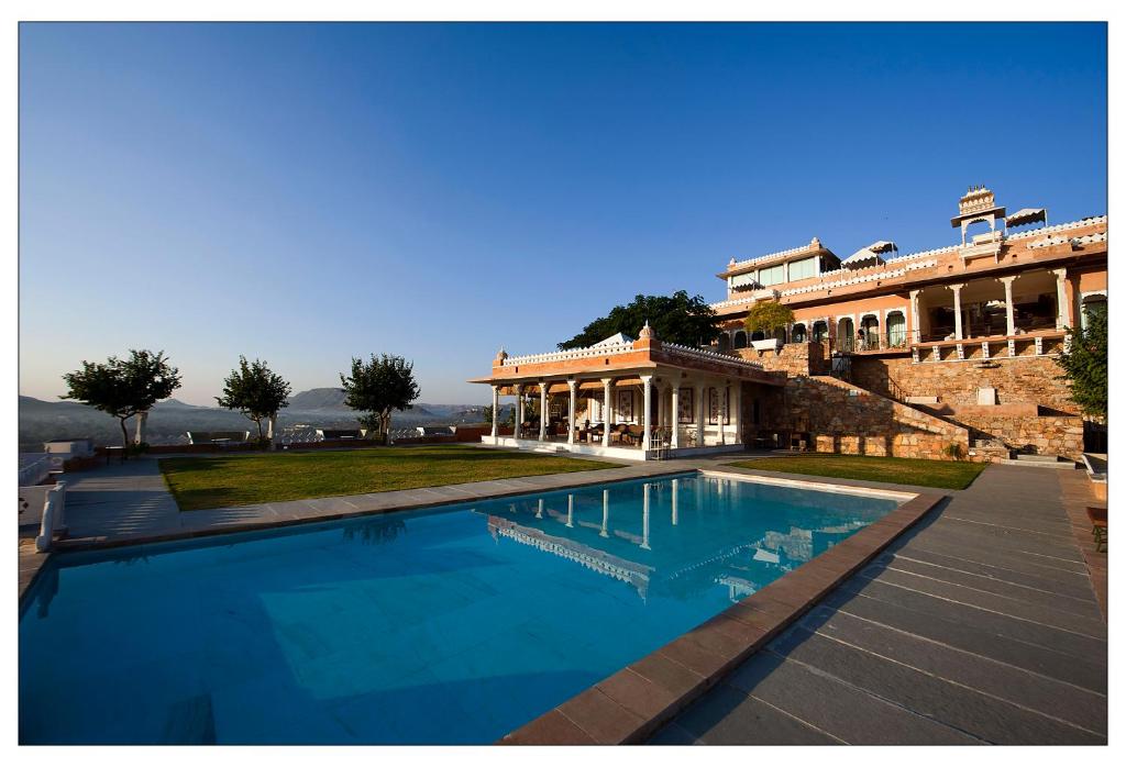 Standard Double or Twin Room Fateh Garh Resort image 10