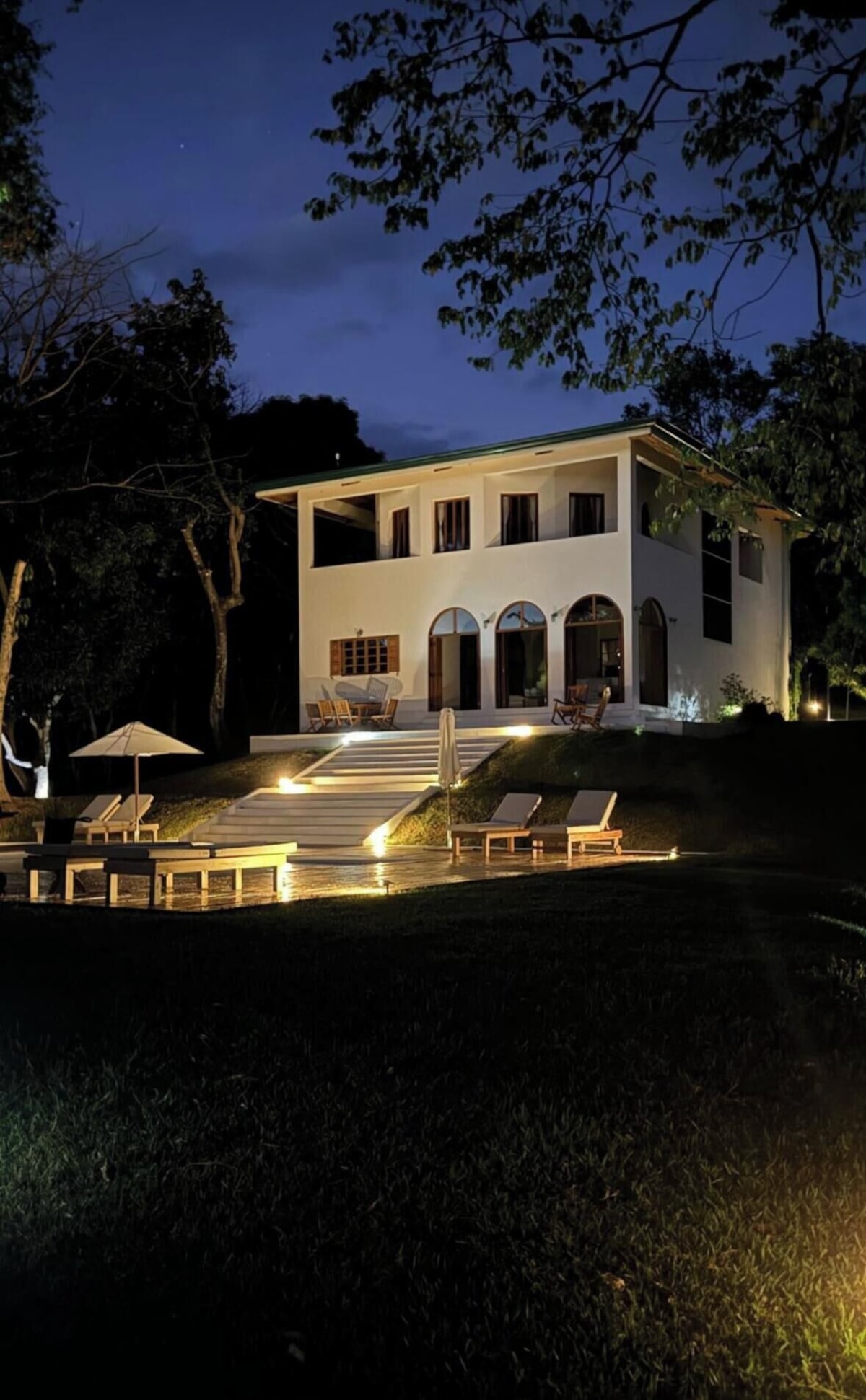 Spacious 5-bedroom house in tranquil Nosara with AC image 1