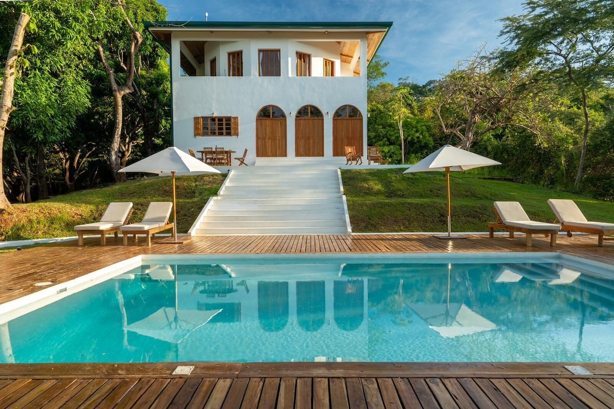 Spacious 5-bedroom house in tranquil Nosara with AC image 3