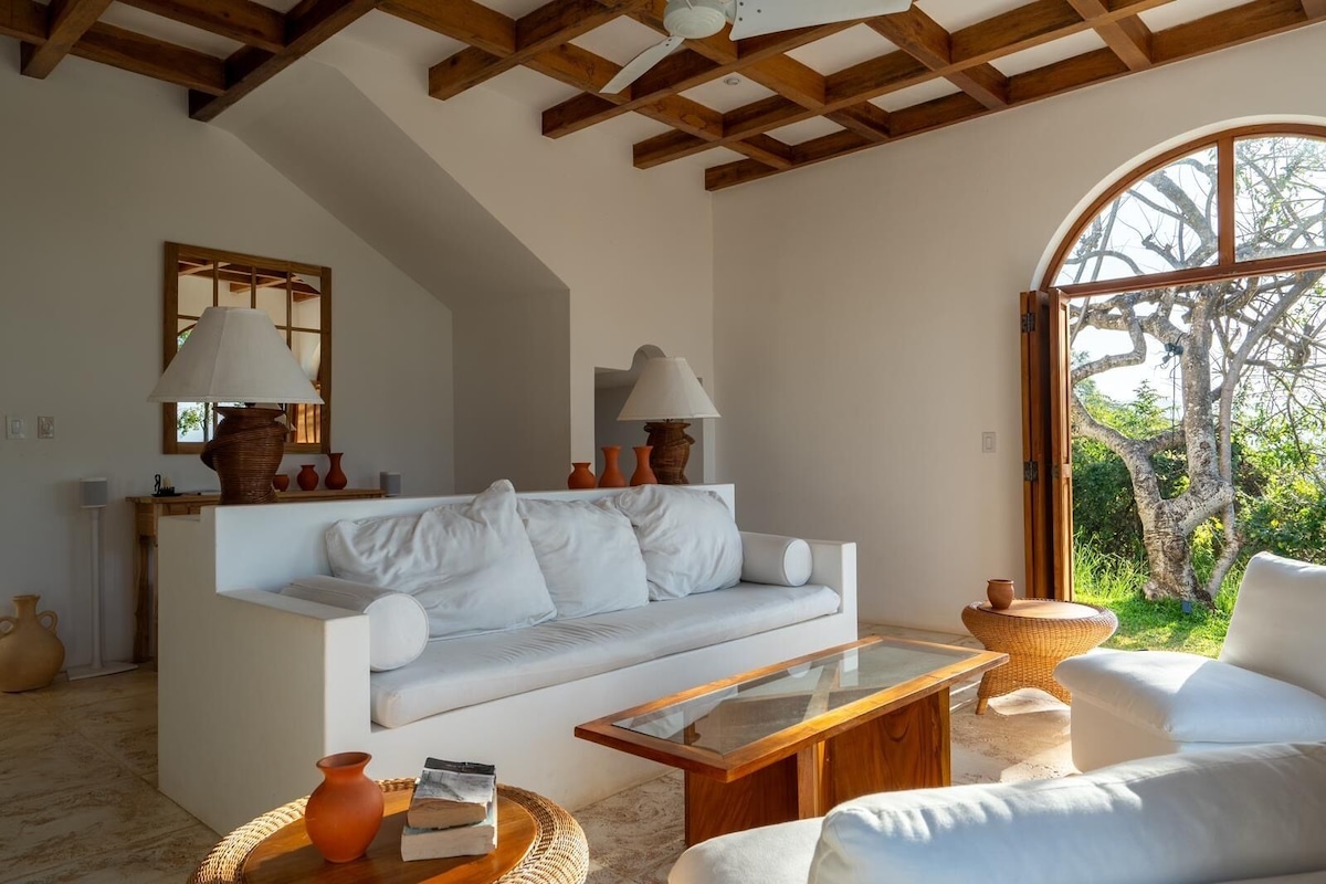 Spacious 5-bedroom house in tranquil Nosara with AC image 6