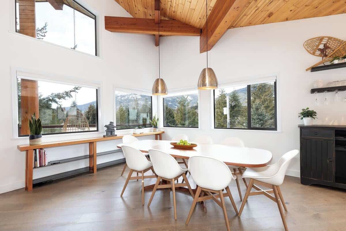Family Friendly Chalet w/ hot tub & BBQ grill image 5