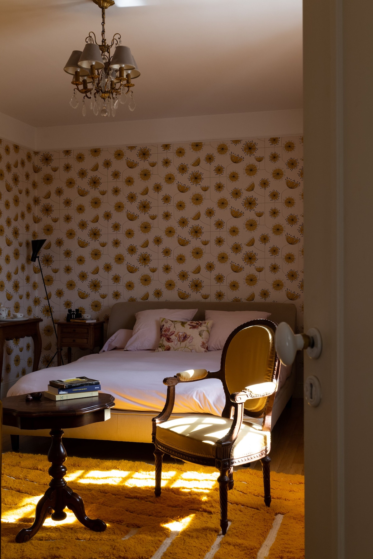 Authentic Family Home for a Successful Vacation in a Peaceful Setting image 1