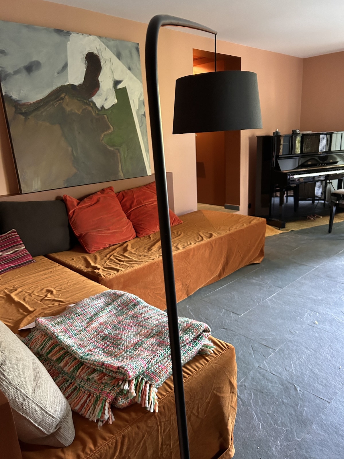 Authentic Family Home for a Successful Vacation in a Peaceful Setting image 2