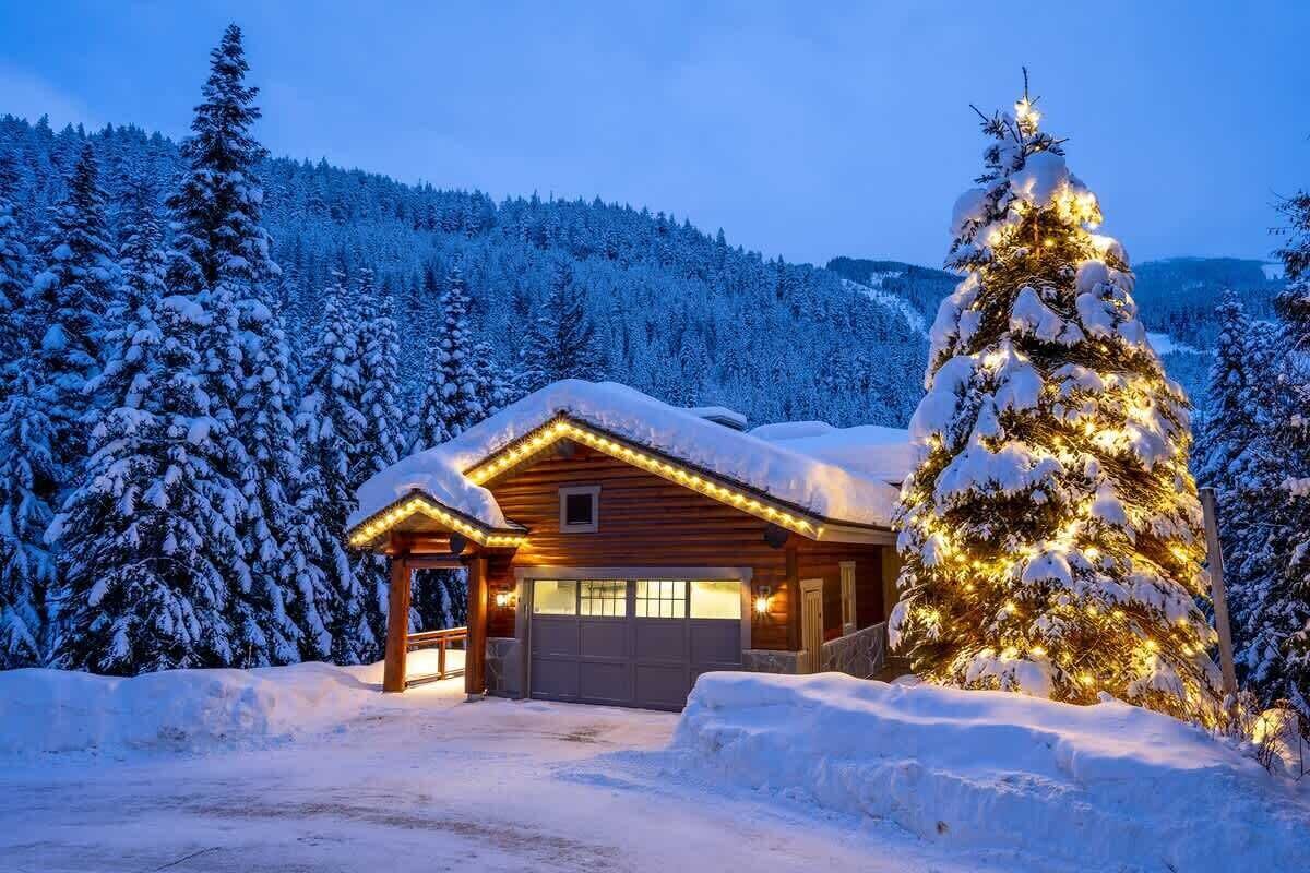 Alpine chalet w/ Ski Access & Hot Tub image 3