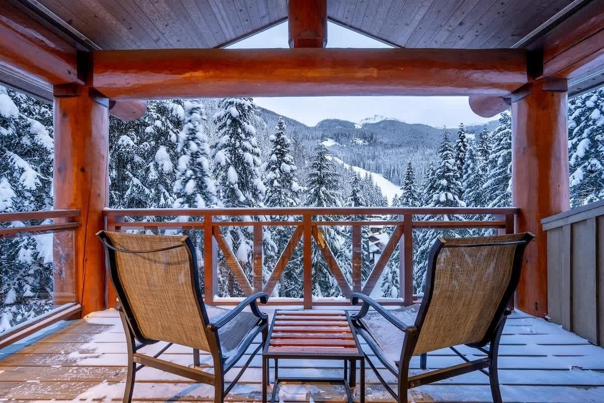 Alpine chalet w/ Ski Access & Hot Tub image 7