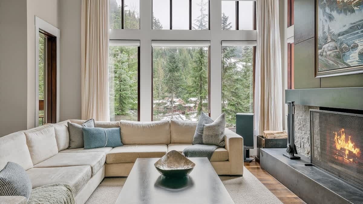 Alpine chalet w/ Ski Access & Hot Tub image 9