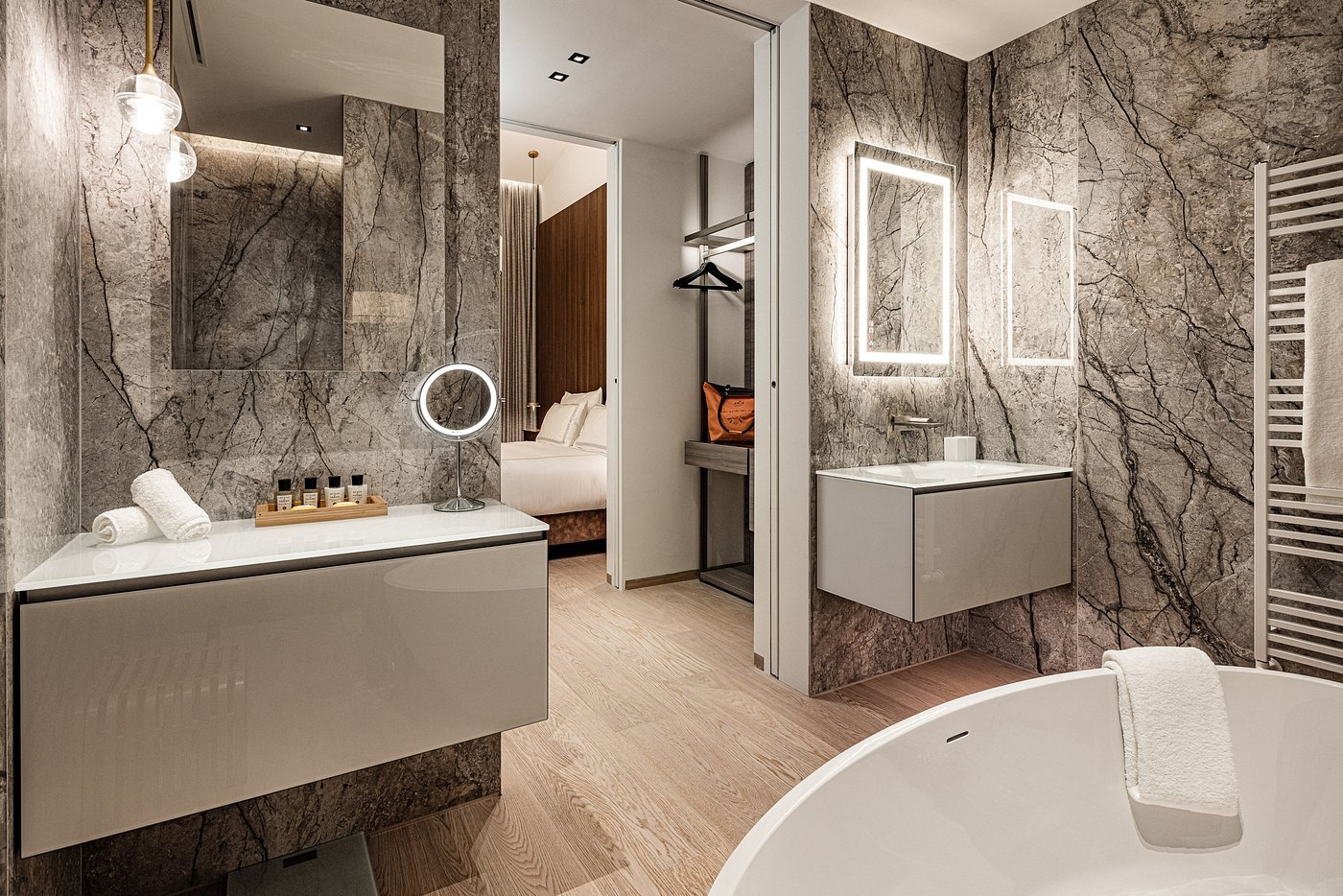 ARIA Retreat (One-Bedroom Suite with Lake View) image 3
