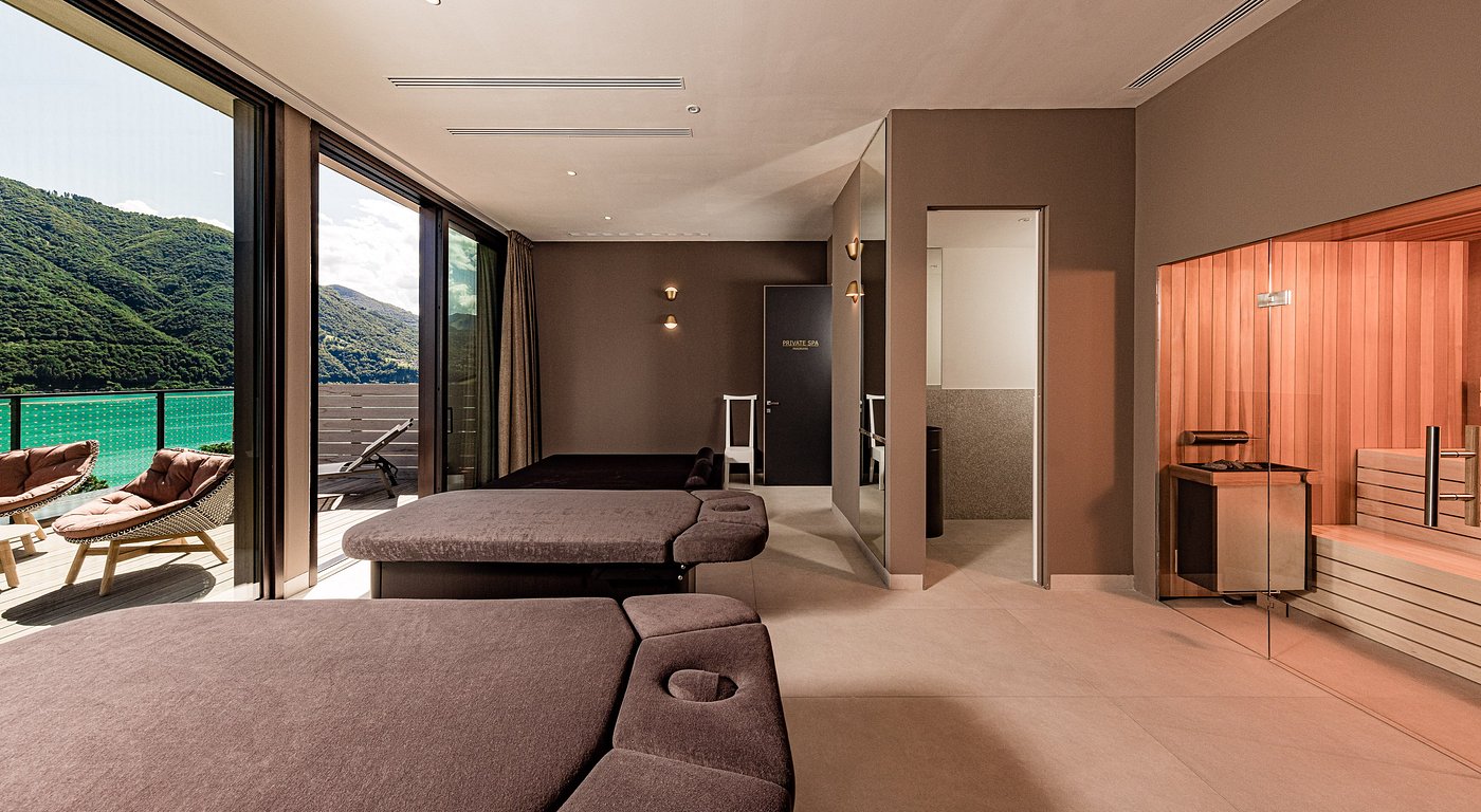ARIA Retreat (One-Bedroom Suite with Lake View) image 8