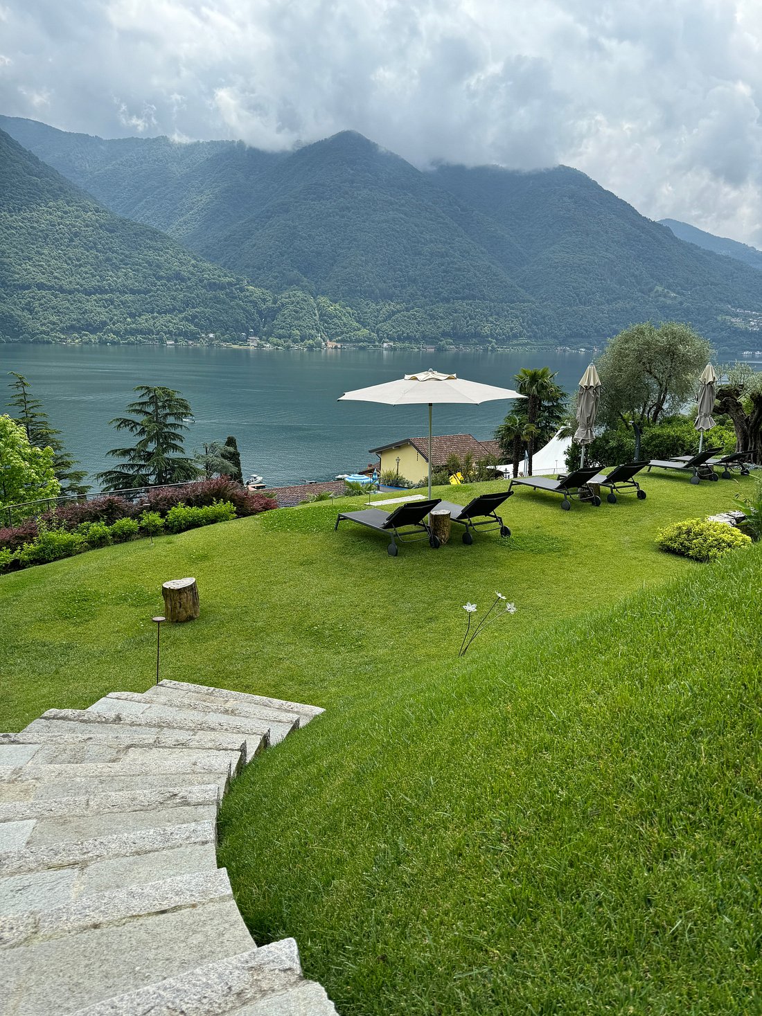 ARIA Retreat (One-Bedroom Suite with Lake View) image 10