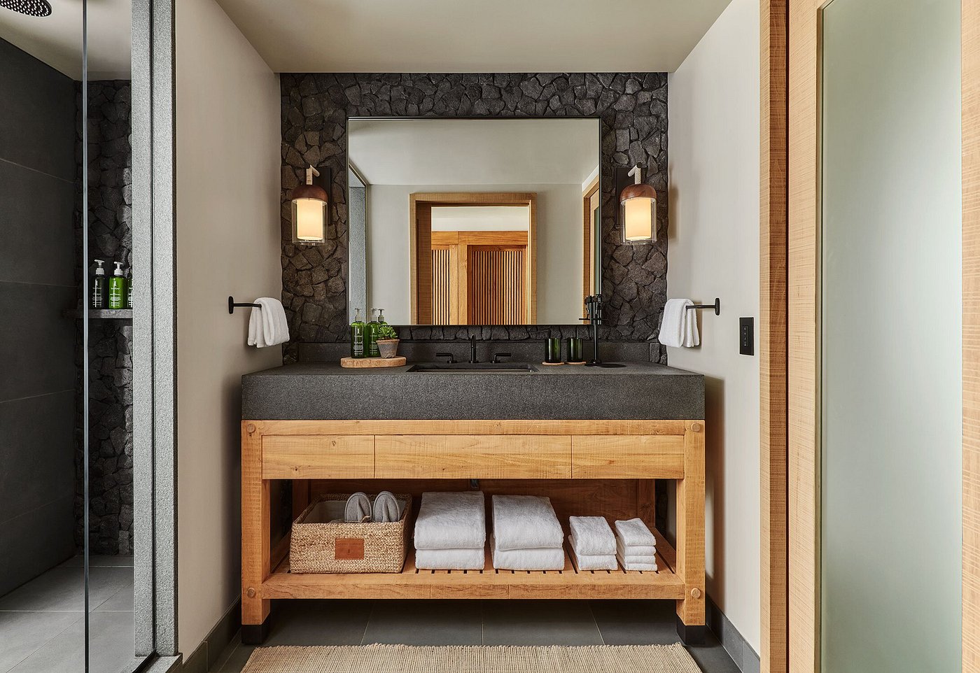 1 Hotel Hanalei Bay (Mountain View King) image 6