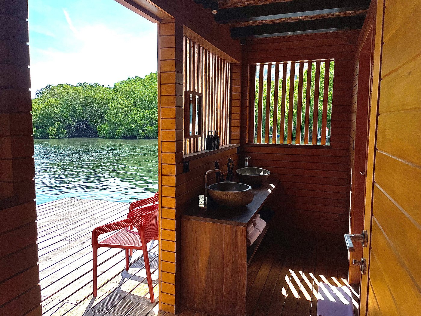 Menjaga Bay (Superior Suite) image 5
