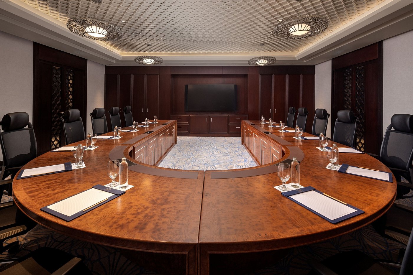 ITC Ratnadipa, (Room with City View) image 9
