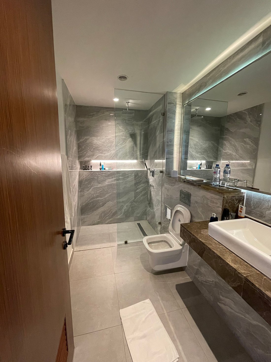 The Art Hotel (King Room)
 image 8