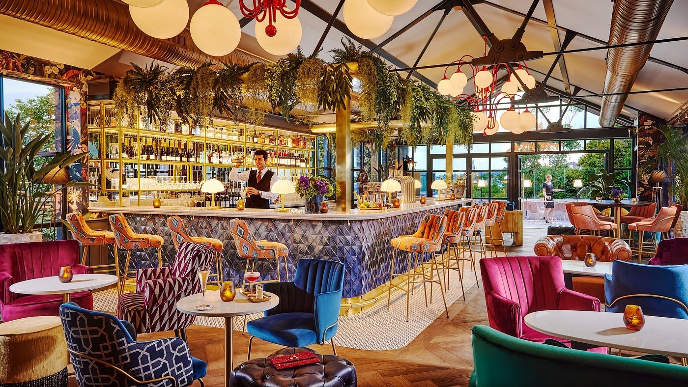 The Montenotte (The Woodland Suite) image 6
