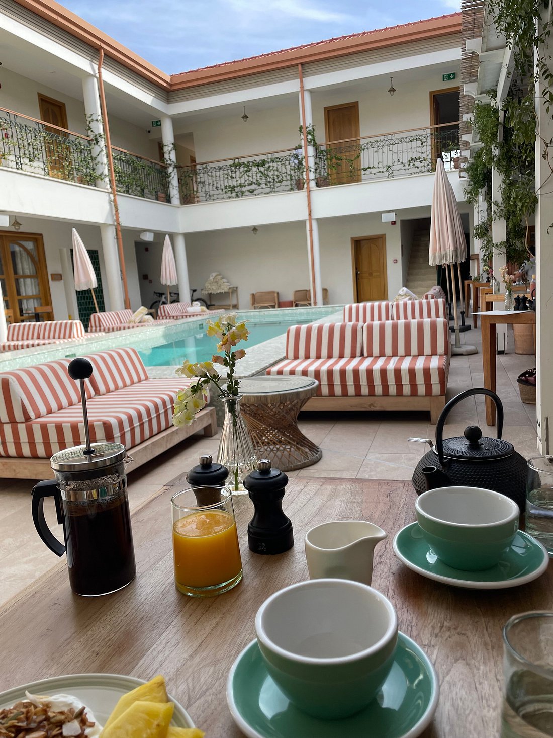 Agora Hotel (King Room) image 4