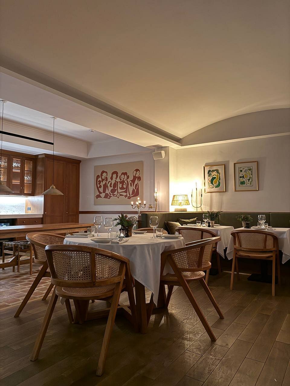 Agora Hotel (King Room) image 6