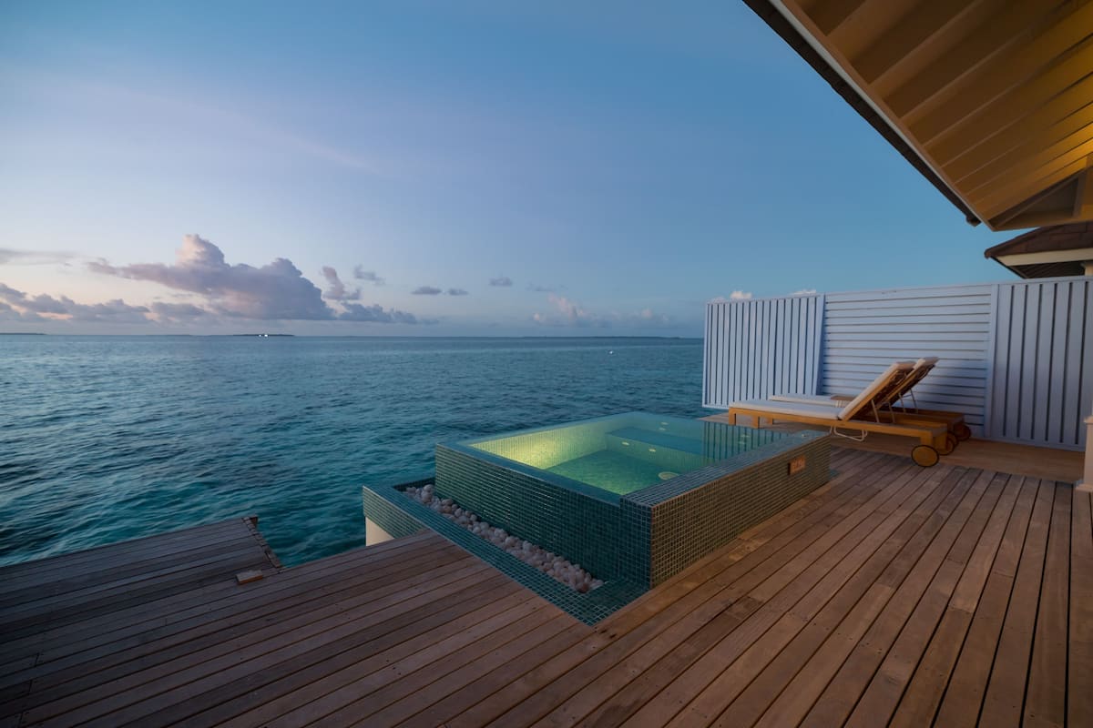 Ocean Overwater Villa The Standard, Huruvalhi Mald image 4