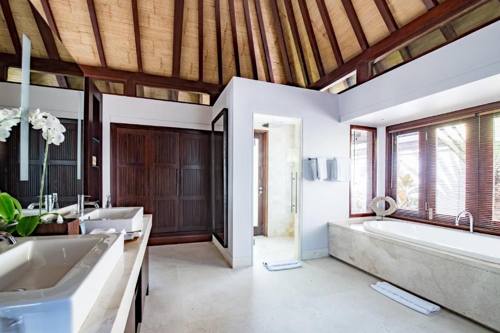 The Ungasan Clifftop Resort (One-Bedroom Suite) image 5