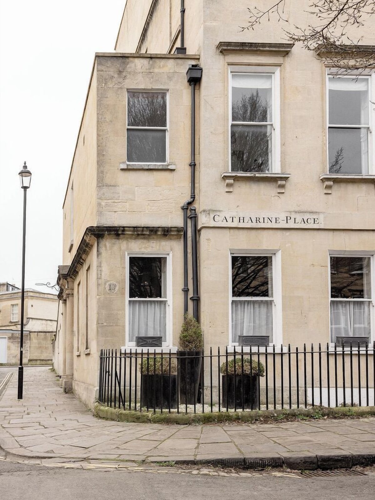 Beautiful Georgian Apartment in the Centre of Bath image 4