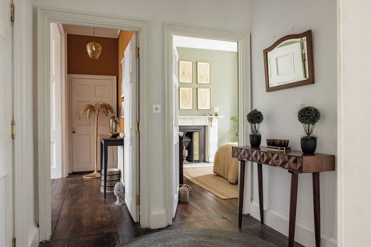 Beautiful Georgian Apartment in the Centre of Bath image 5