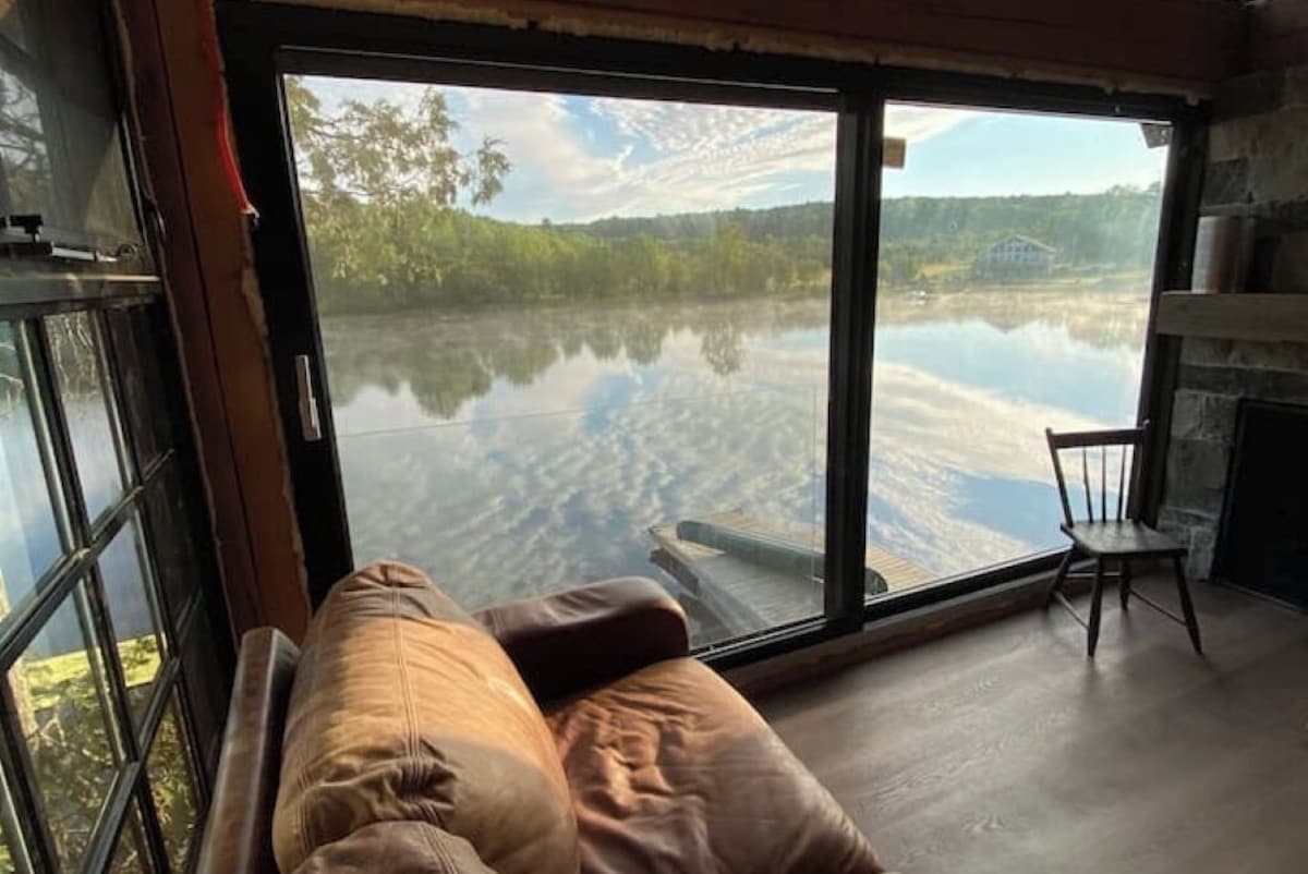 Unique Muskoka Treehouse image 2