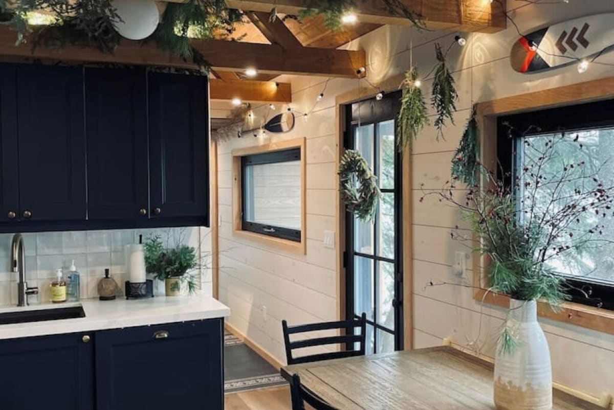 Unique Muskoka Treehouse image 10