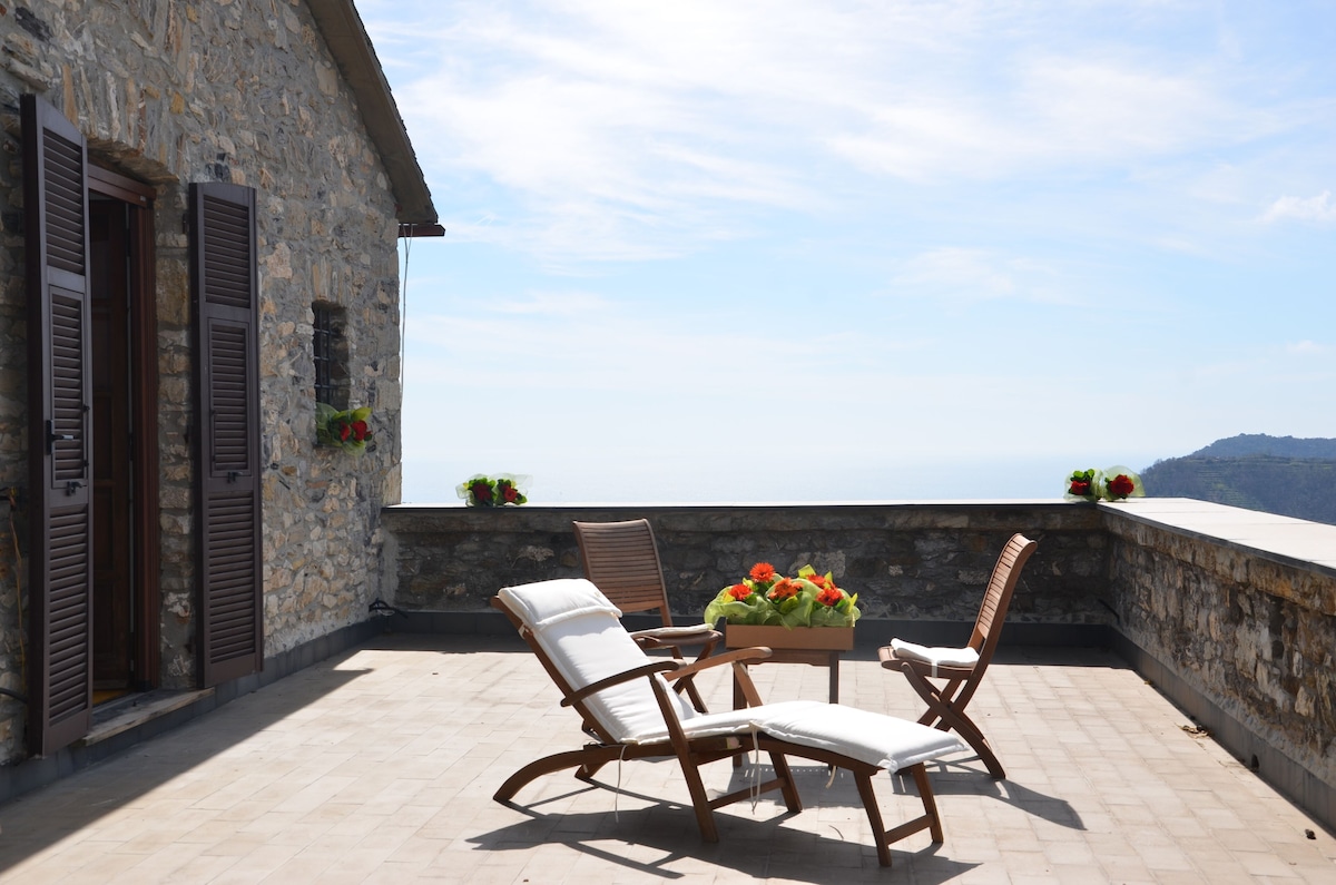 15th century castle, between Cinque Terre and Port image 4