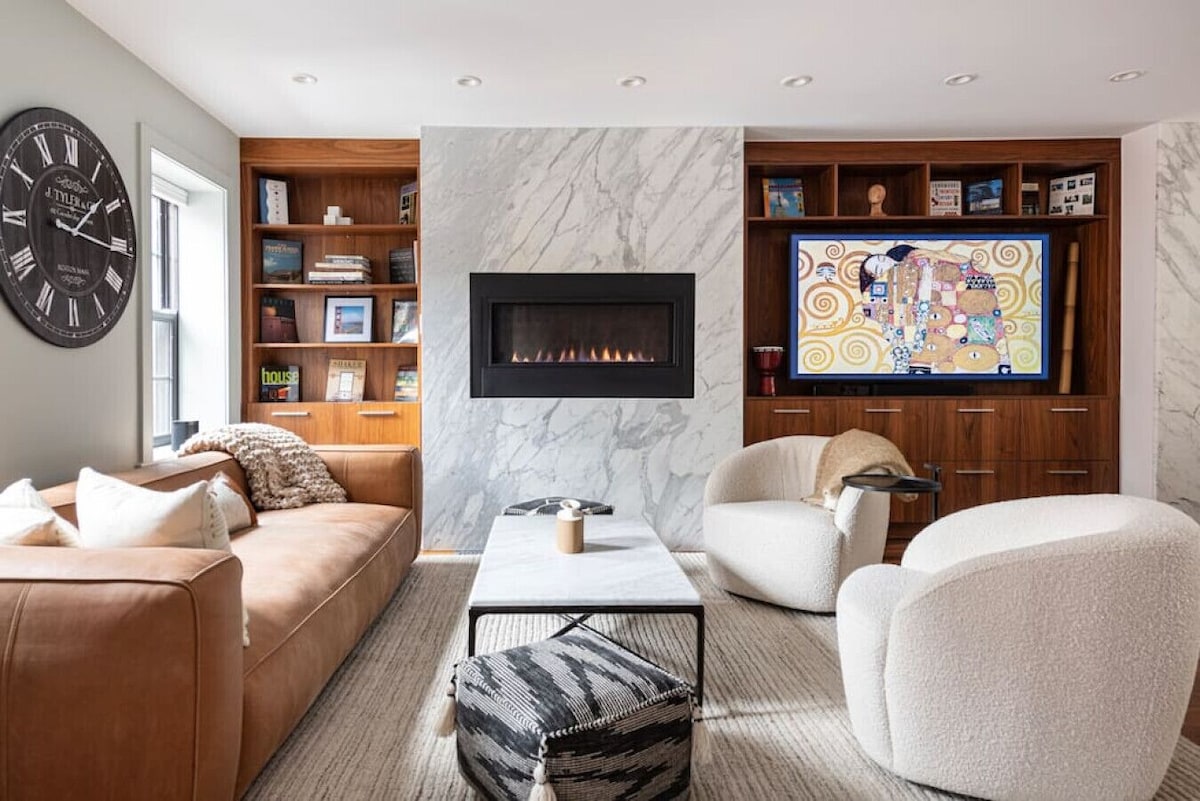 Luxurious & Spacious Townhome image 10