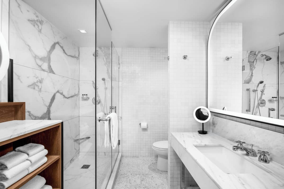 SuiteThe Luxury Collection Hotel Manhattan Midtown image 6