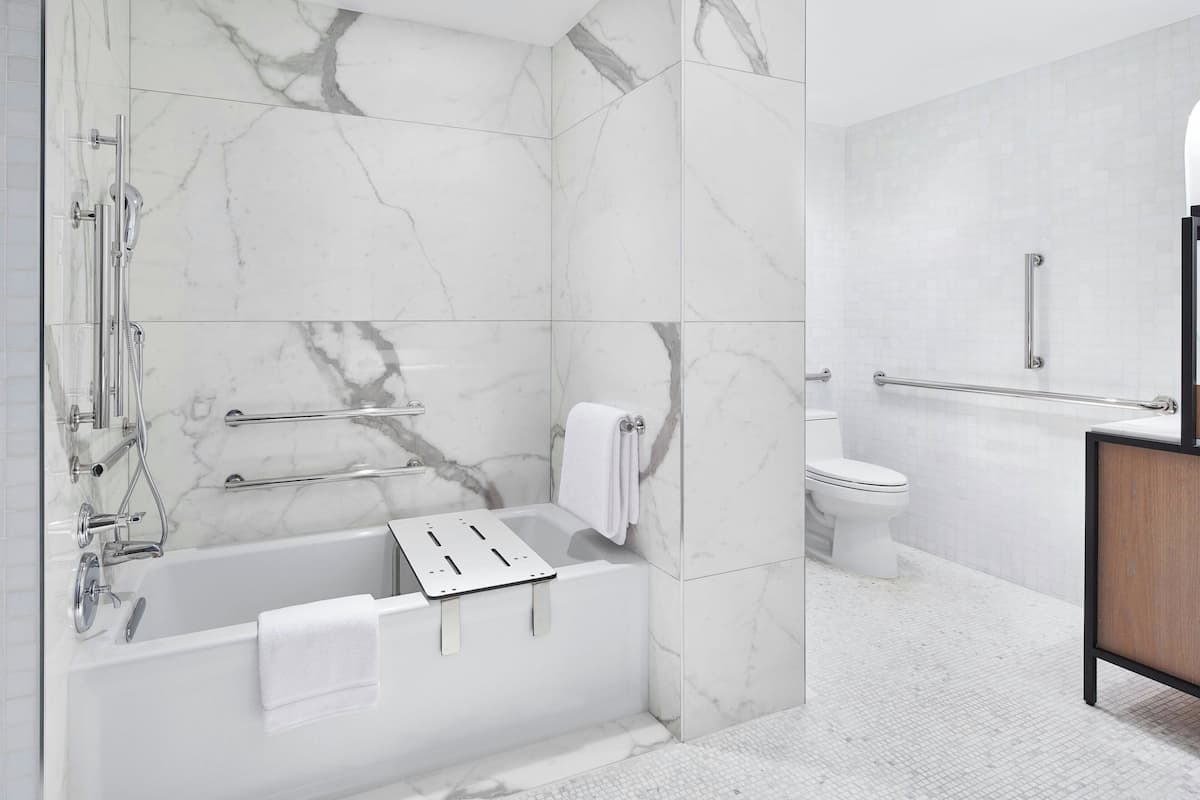 SuiteThe Luxury Collection Hotel Manhattan Midtown image 7