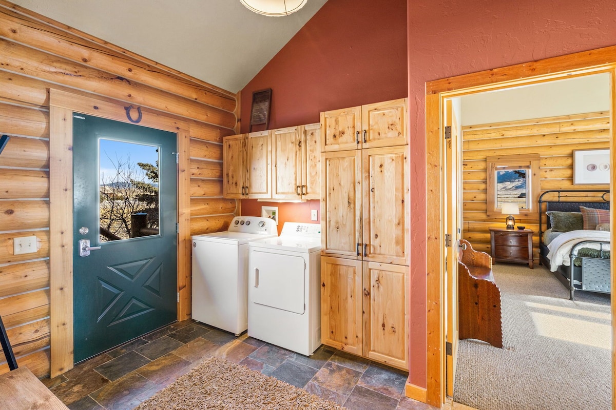 Yellowstone Log Chalet image 1