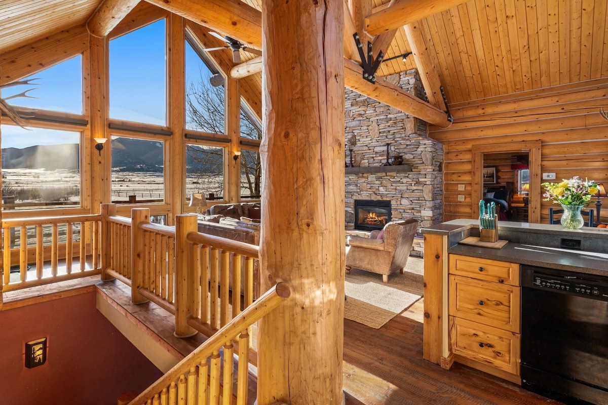 Yellowstone Log Chalet image 8