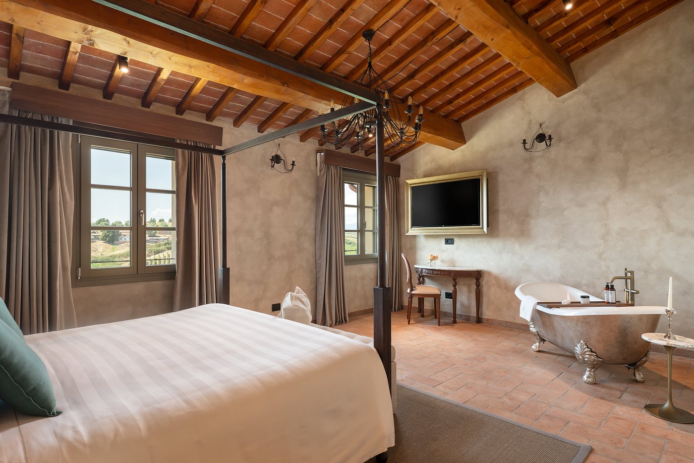 Villa Petriolo (Queen Suite with Pool View) image 3