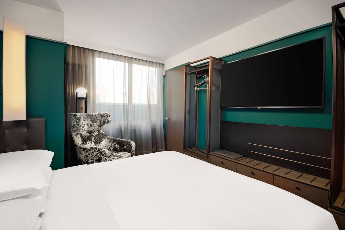 Room, 1 King Bed, City View Hyatt Centric Midtown  image 7